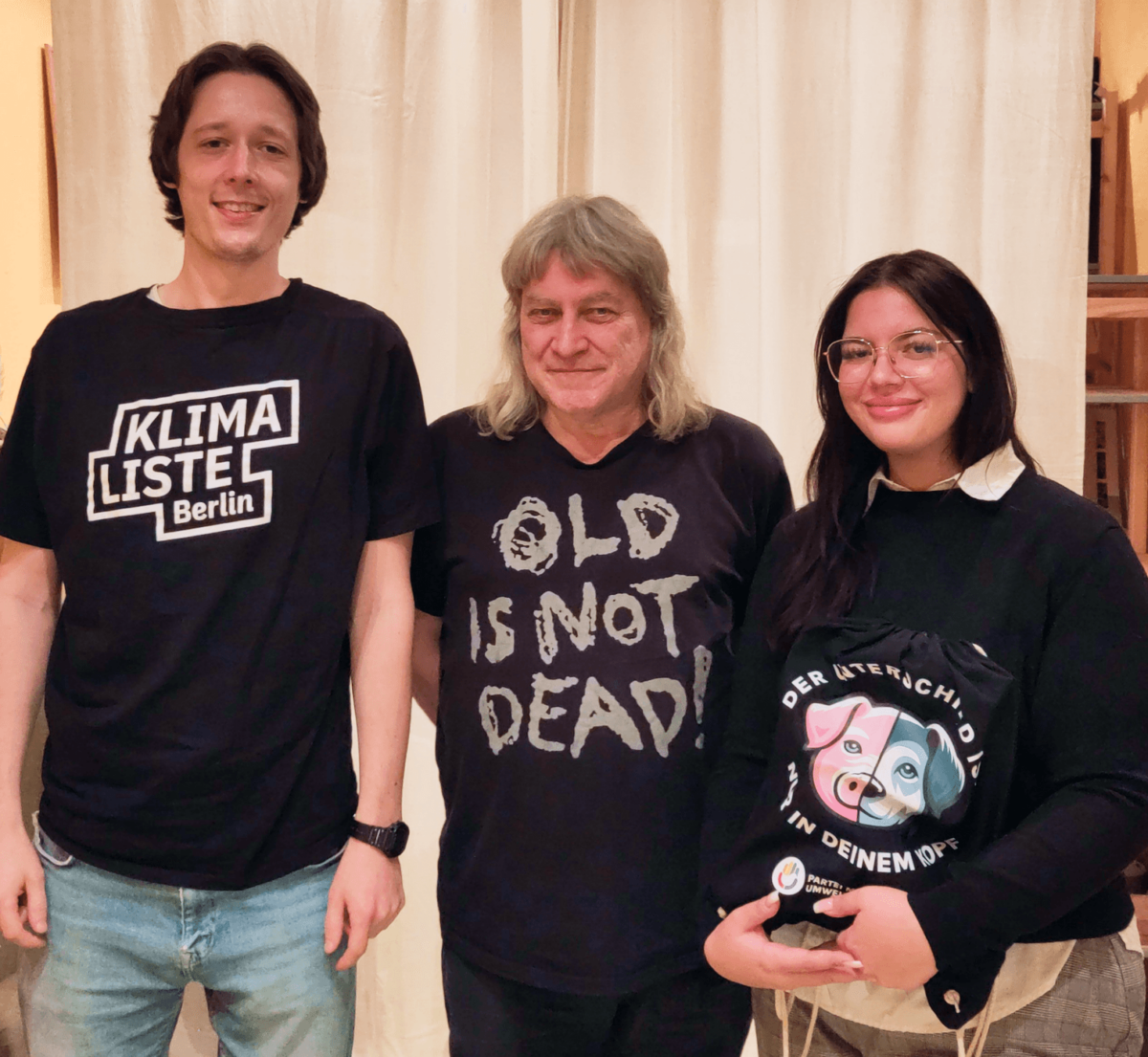 Ein Foto von Jan Tovar (Landesvorsitz Klimaliste Berlin), Klaus Farin (Bundestagswahl-Kandidat), Isabell Reinold (Landesvorsitz Tierschutzpartei Berlin).